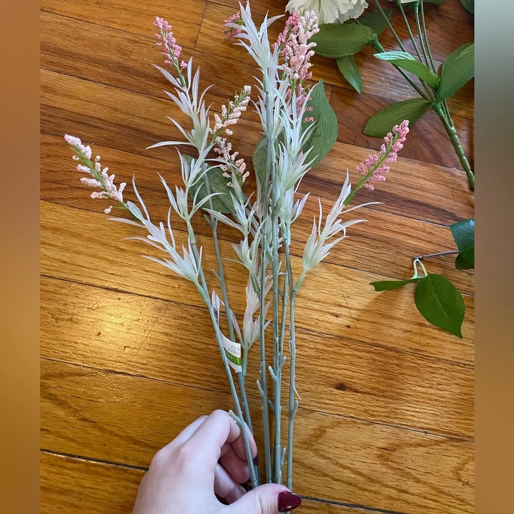 Bundle of 4 different fake flowers